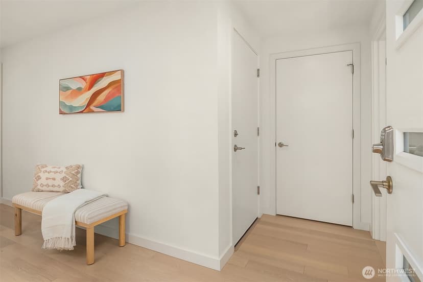 Property photo for 3613 Wallingford Avenue N, Seattle photo 23