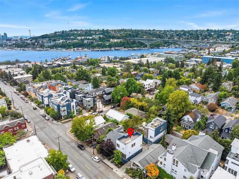 Property photo for 3613 Wallingford Avenue N, Seattle photo 33