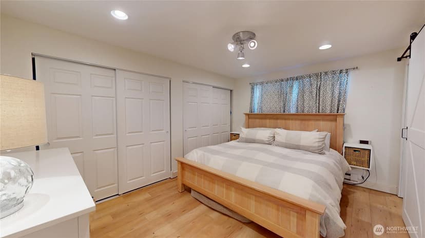 Property photo for 3000 NE 73rd Street, Bremerton photo 9