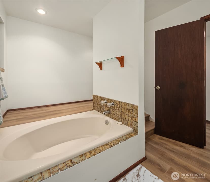 Property photo for 231 Skyline Drive, Edmonds photo 31