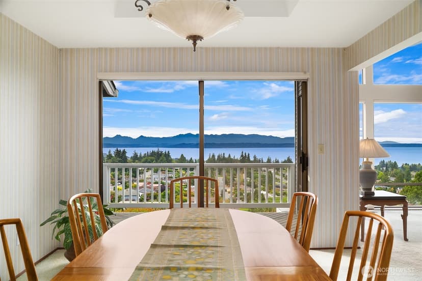 Property photo for 231 Skyline Drive, Edmonds photo 9
