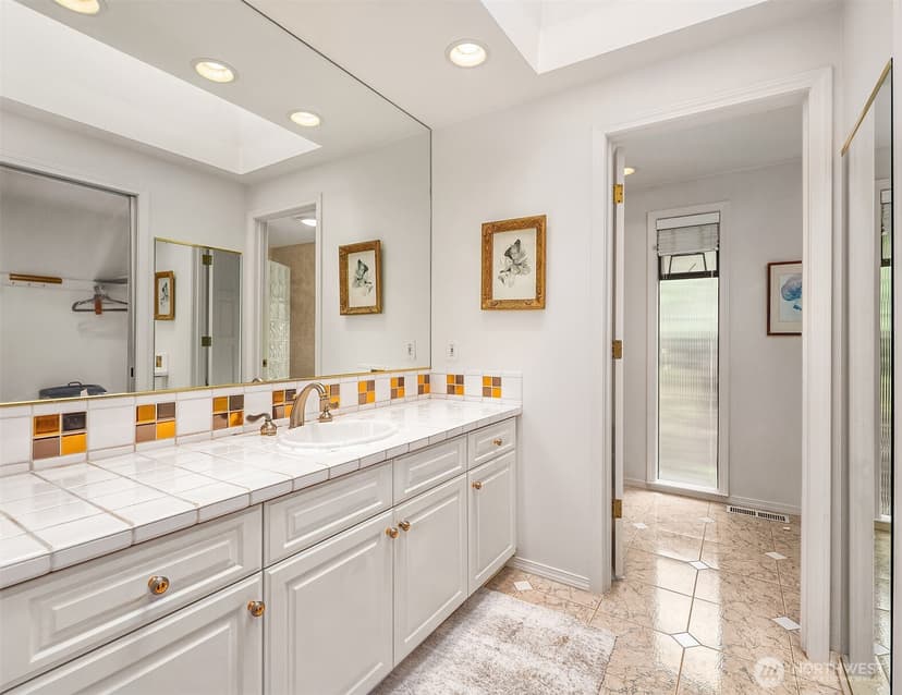Property photo for 231 Skyline Drive, Edmonds photo 20