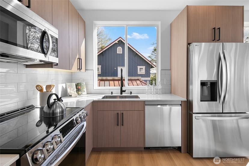 Property photo for 1804 28th Avenue S, Seattle photo 6
