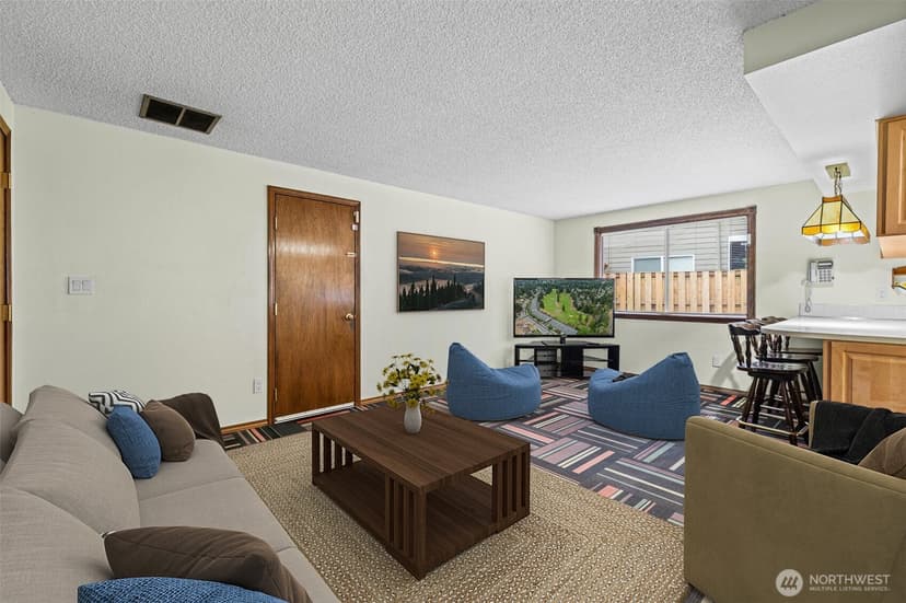 Property photo for 32715 30th Avenue SW, Federal Way photo 4