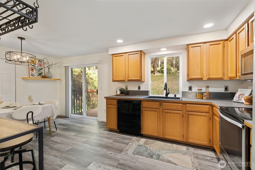 Property photo for 22445 Sunridge Way NE, Poulsbo photo 13
