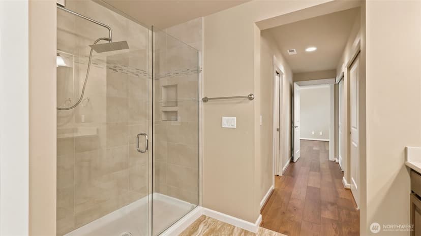 Property photo for 5500 NE 9th Street, Renton photo 34