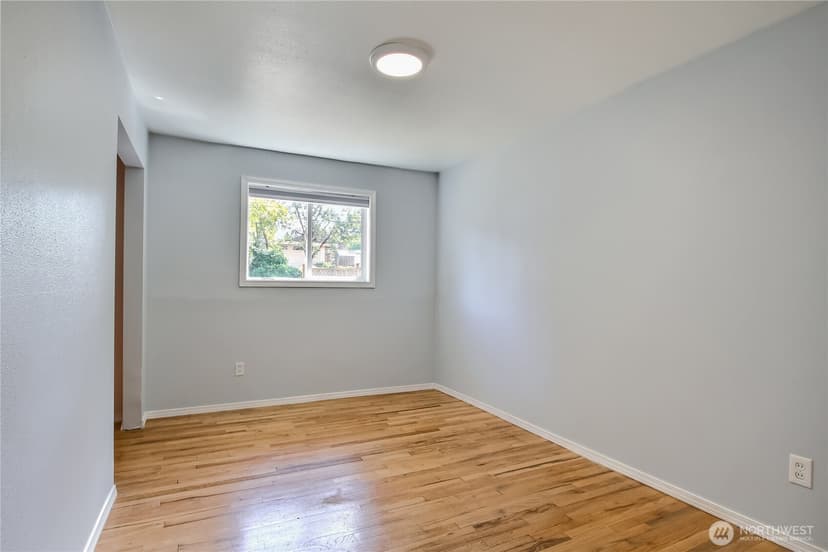 Property photo for 16817 15th Avenue NE, Shoreline photo 10