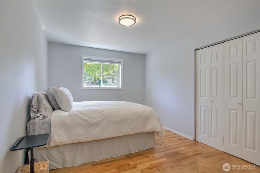 Property photo for 16817 15th Avenue NE, Shoreline photo 9
