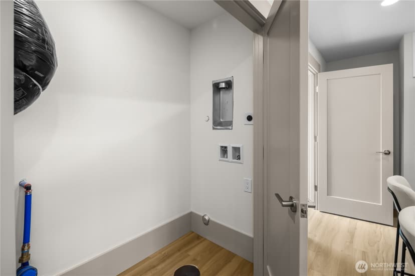 Property photo for 2935 39th Avenue SW, Seattle photo 10