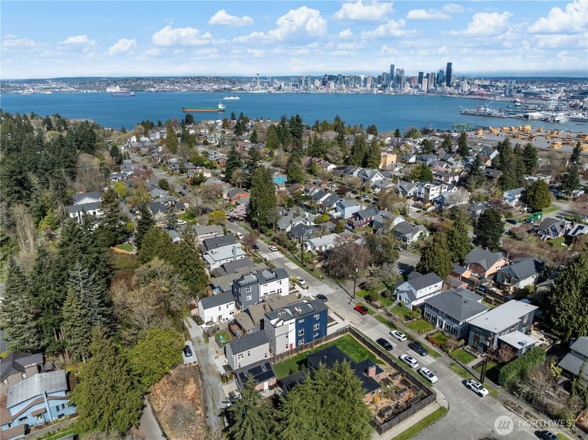 Property photo for 2935 39th Avenue SW, Seattle photo 22