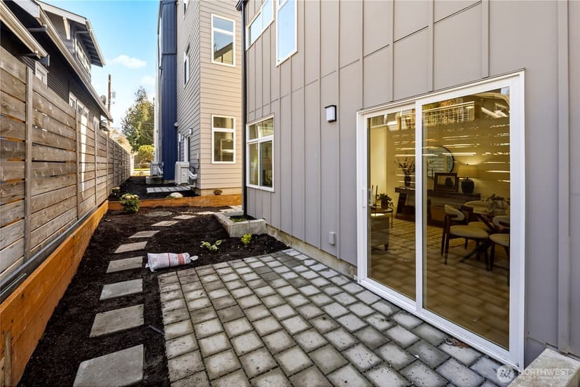 Property photo for 2935 39th Avenue SW, Seattle photo 21
