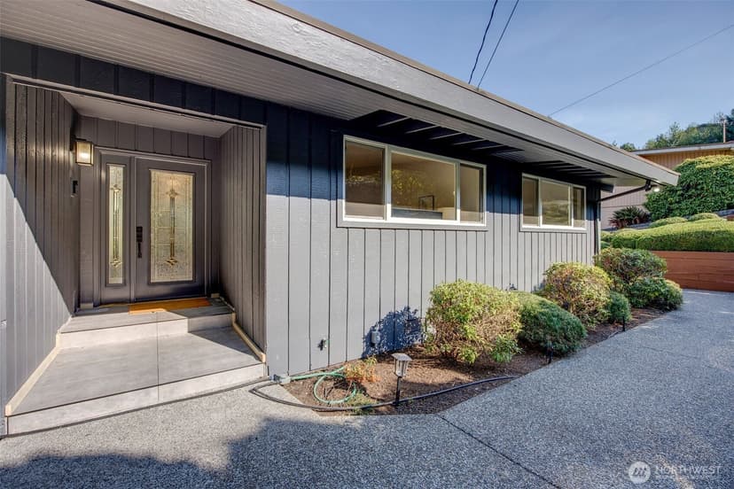 Property photo for 2434 73rd Avenue SE, Mercer Island photo 12