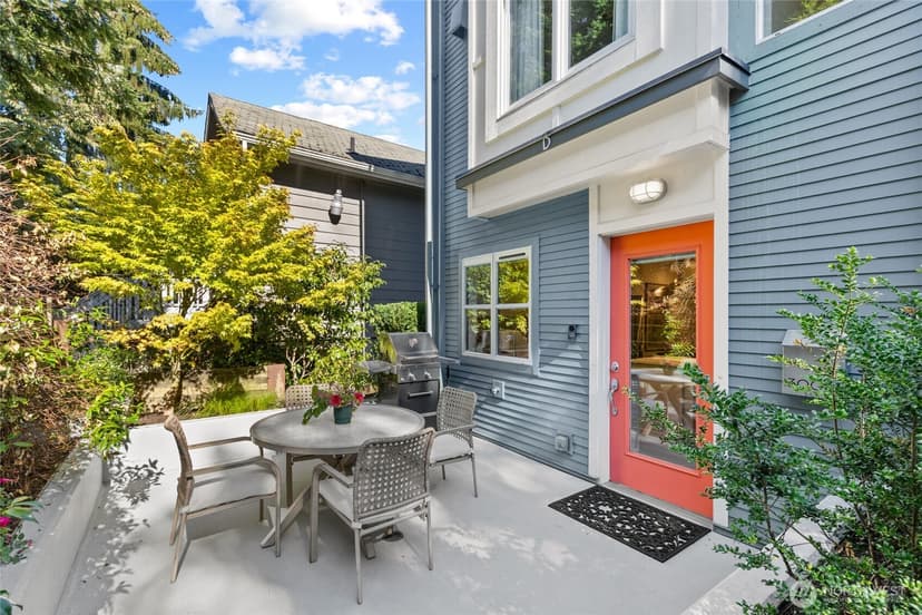 Property photo for 300 26th Avenue E #D, Seattle