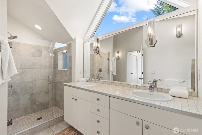Property photo for 300 26th Avenue E #D, Seattle photo 33