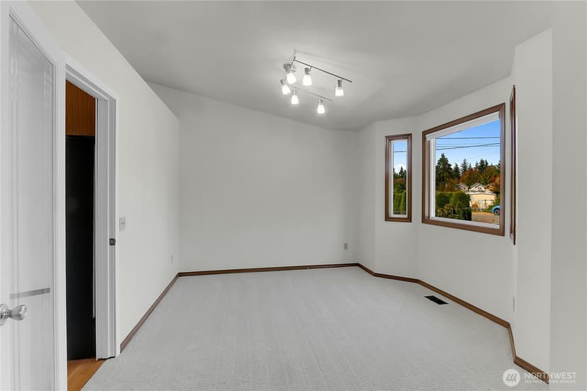 Property photo for 1108 118th Place SE, Everett photo 8