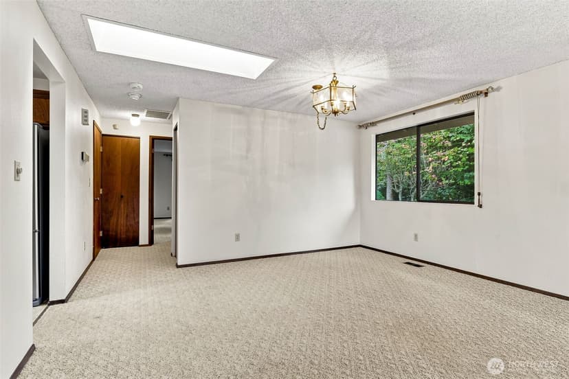 Property photo for 1018 S 244th Pl, Des Moines photo 16