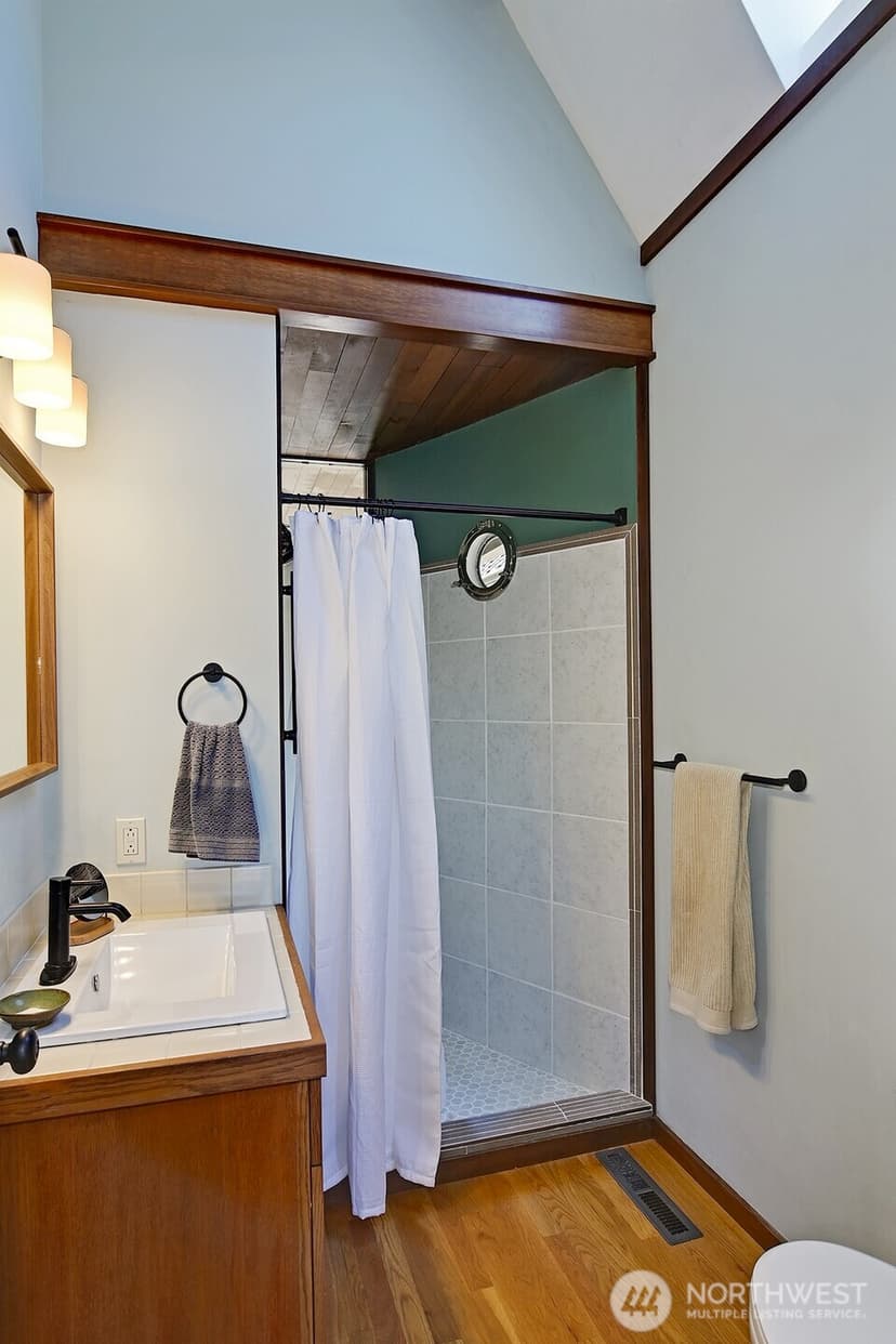 Property photo for 9620 Rainier Avenue S, Seattle photo 18
