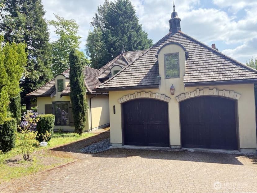 Property photo for 3307 NE 7th Street, Renton