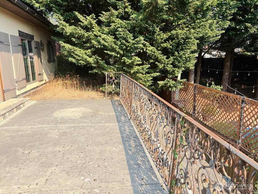 Property photo for 3307 NE 7th Street, Renton photo 36