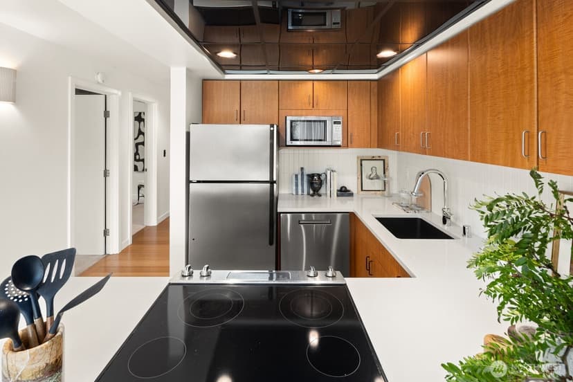 Property photo for 905 Cherry Street #205, Seattle photo 6