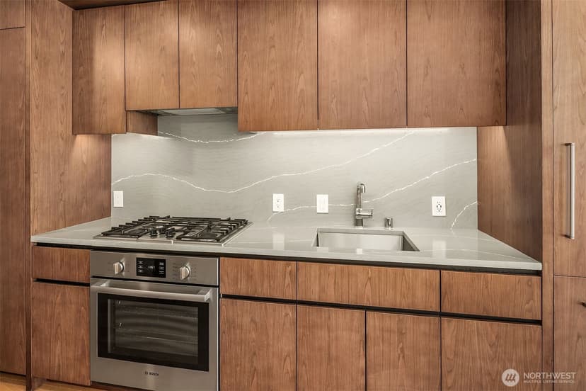 Property photo for 121 Stewart Street #908, Seattle photo 7