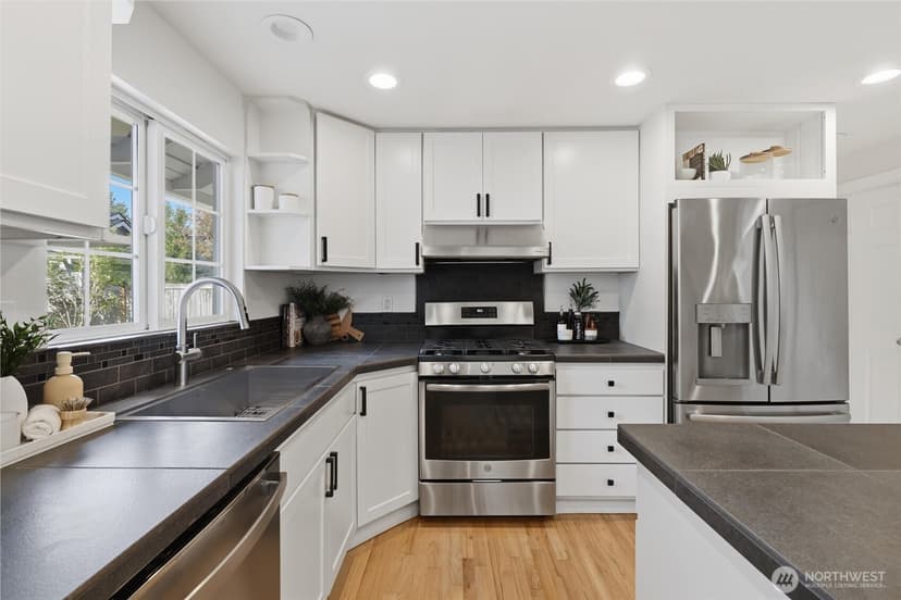 Property photo for 411 10th Avenue, Kirkland photo 13