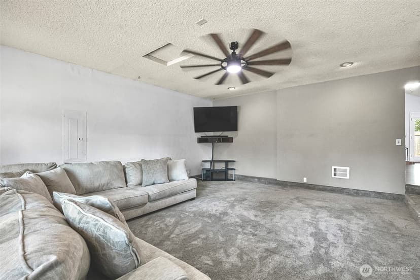 Property photo for 11510 SE 215th Street, Kent photo 14