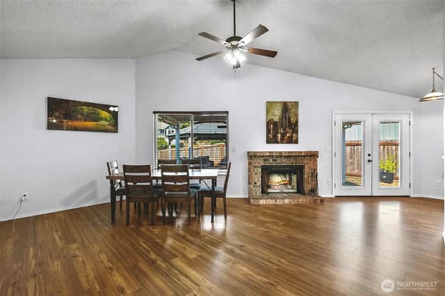 Property photo for 11510 SE 215th Street, Kent photo 4