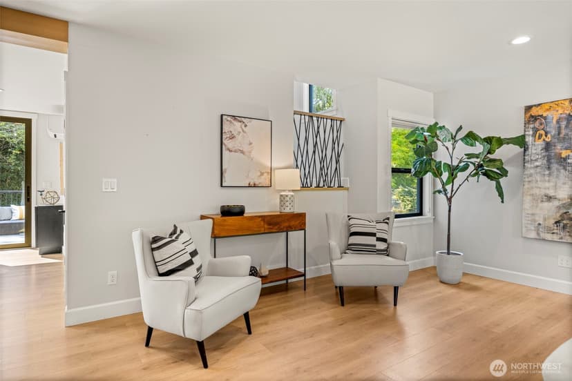Property photo for 9047 51st Avenue NE, Seattle photo 6