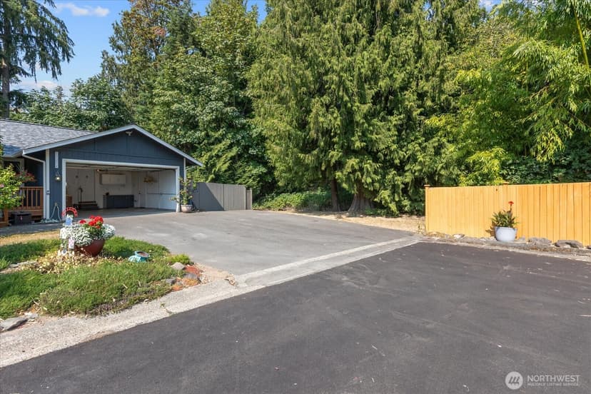 Property photo for 13204 60th Drive SE, Everett photo 32