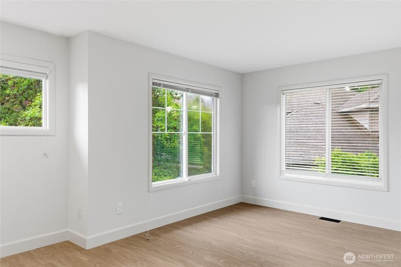 Property photo for 4455 163rd Place SE, Bellevue photo 32