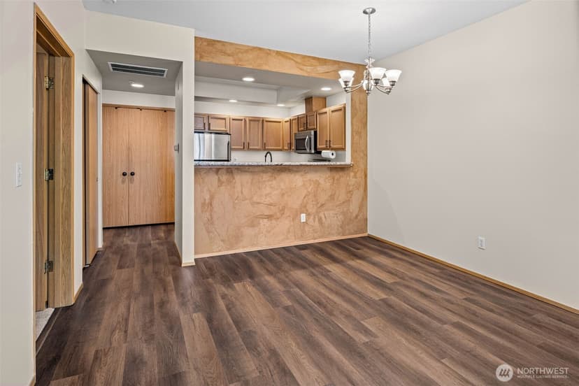 Property photo for 4714 Mill Pond Drive SE #403, Auburn photo 5