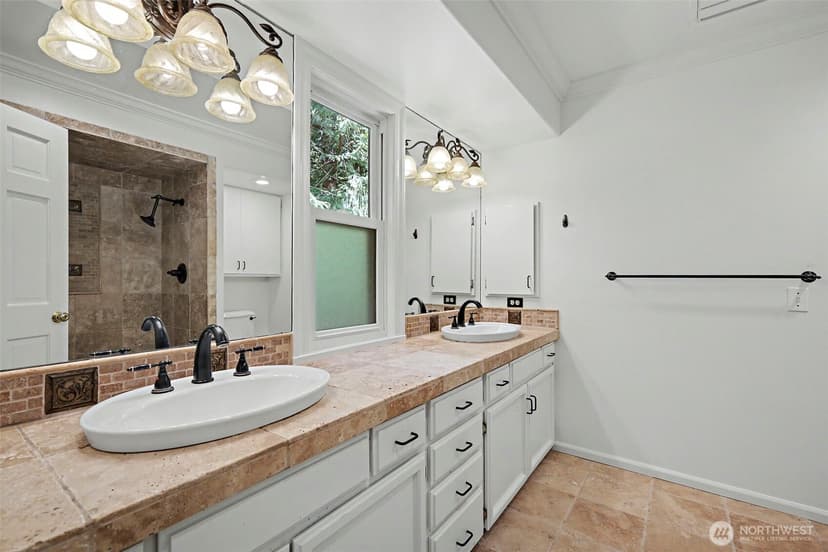 Property photo for 2235 Sahalee Drive E, Sammamish photo 10
