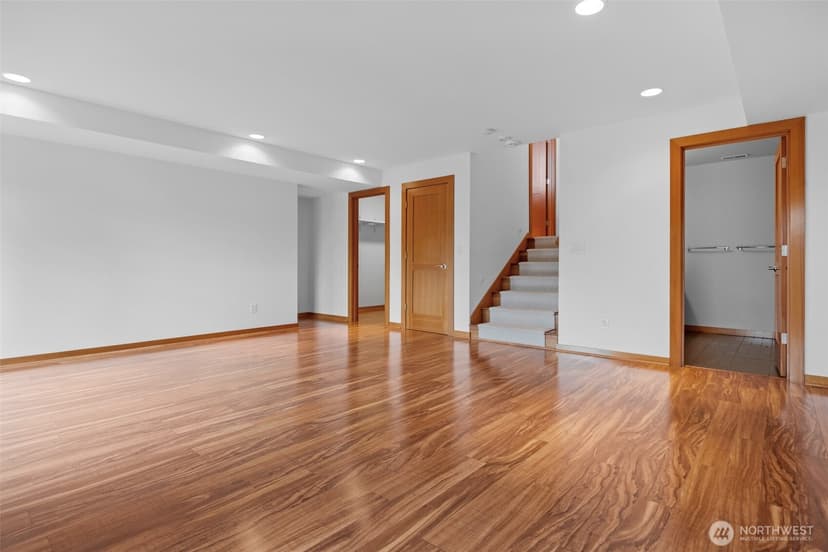 Property photo for 5121 NE 55th Street, Seattle photo 29