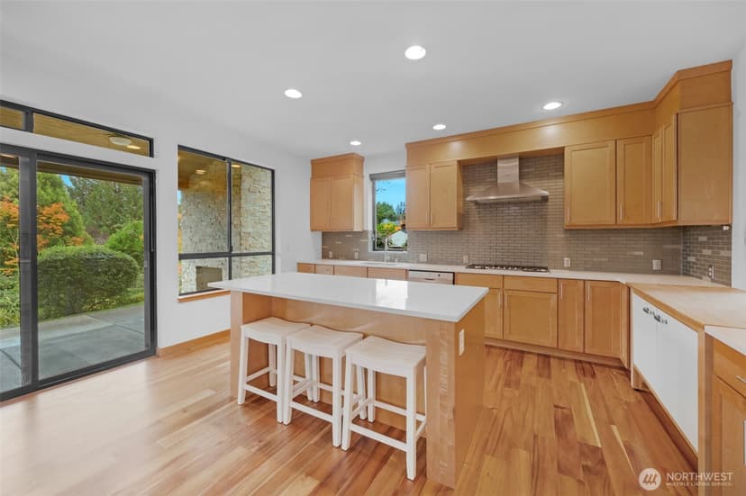 Property photo for 5121 NE 55th Street, Seattle photo 11