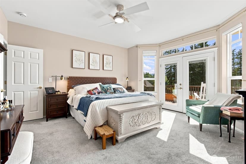 Property photo for 6086 Kingfisher Court, Bremerton photo 18