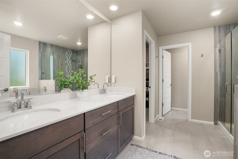 Property photo for 17614 Crossing Dr E, Puyallup photo 15