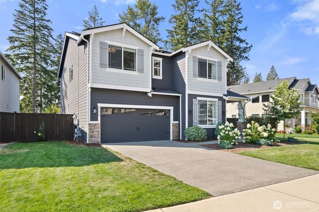 Property photo for 17614 Crossing Dr E, Puyallup photo 2