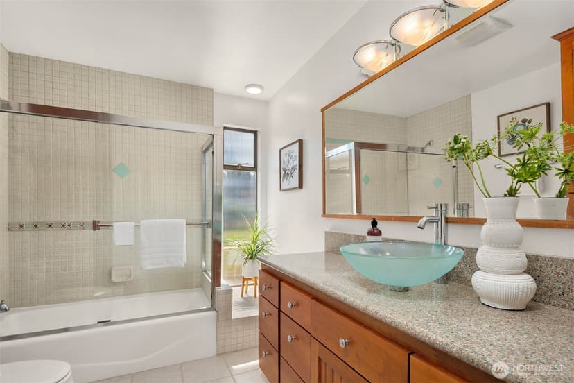 Property photo for 3734 NE 150th Street, Lake Forest Park photo 11