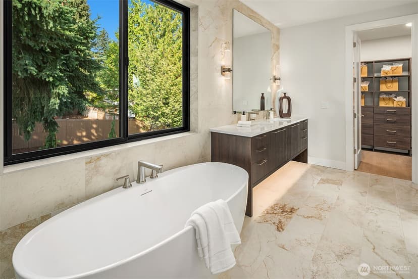 Property photo for 12622 SE 27th Street, Bellevue photo 28