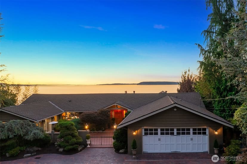 Property photo for 8723 Talbot Road, Edmonds photo 3