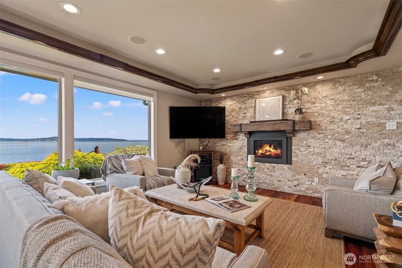 Property photo for 8723 Talbot Road, Edmonds photo 11