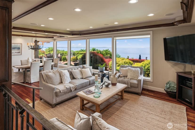 Property photo for 8723 Talbot Road, Edmonds photo 10