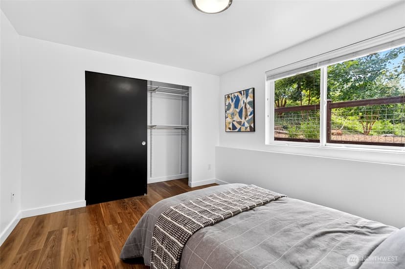 Property photo for 2122 NE 89th Street, Seattle photo 12