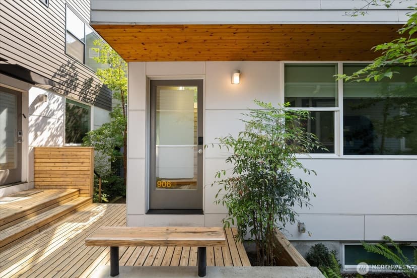 Property photo for 906 13th Avenue #B, Seattle photo 3