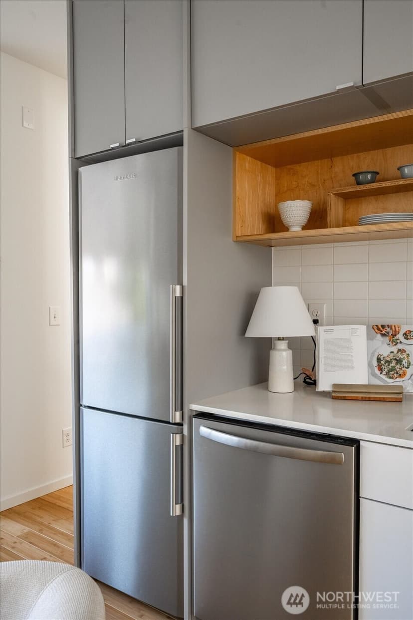Property photo for 906 13th Avenue #B, Seattle photo 6