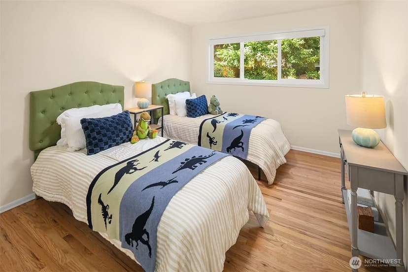 Property photo for 16217 NE 25th Street, Bellevue photo 17