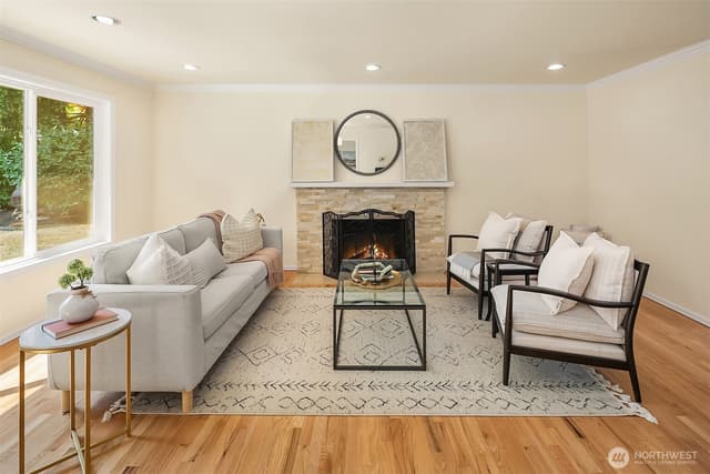 Property photo for 16217 NE 25th Street, Bellevue photo 5