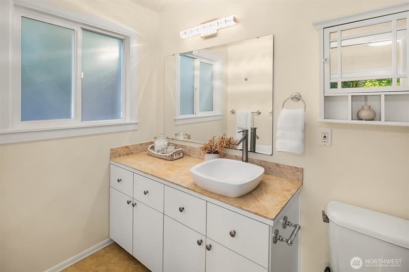 Property photo for 16217 NE 25th Street, Bellevue photo 16