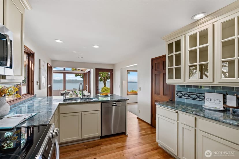 Property photo for 824 S Marine Hills Way, Federal Way photo 23